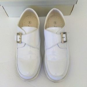 Boys White Patent Leather Shoes Formal Shoes Size 5 Adjustable Strap w Buckle
